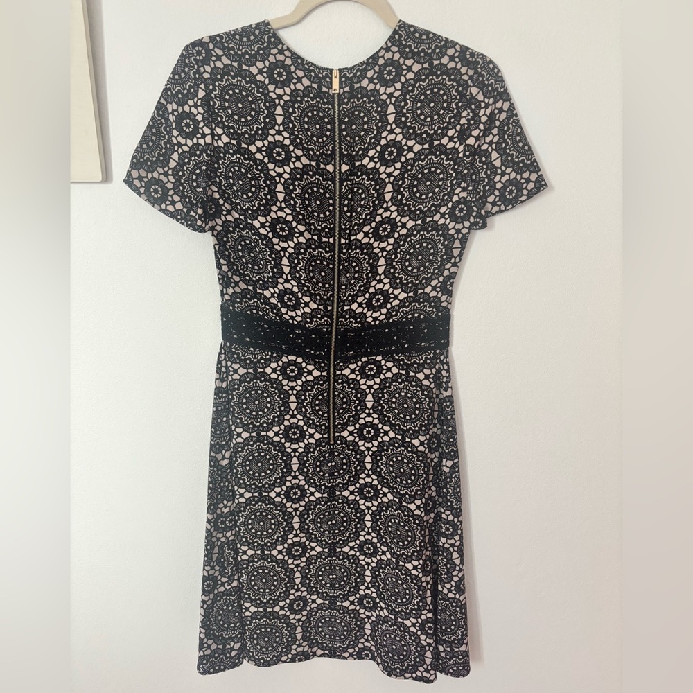 Burberry Black and Cream Silk Knee Length Dress